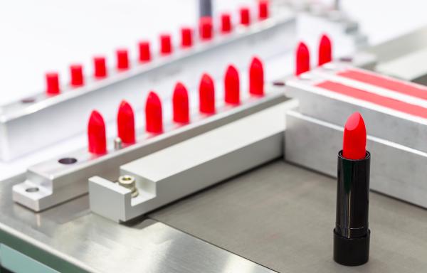 red-lipstick-factory-manufacturing